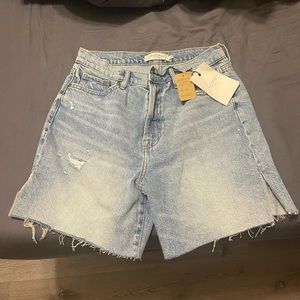Boutique jean shorts, never worn, brand new size M
